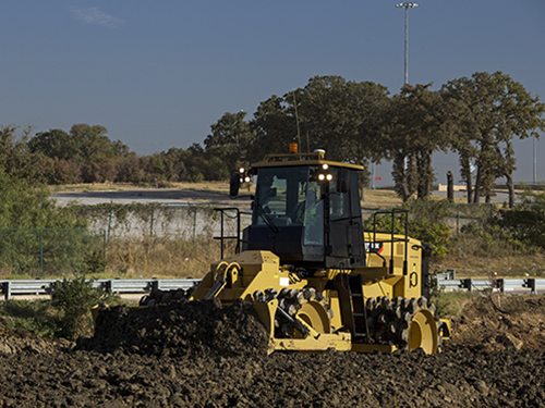 CAT COMPACT POUR COMPACTEURS DE SOL OU DE GRANULATS