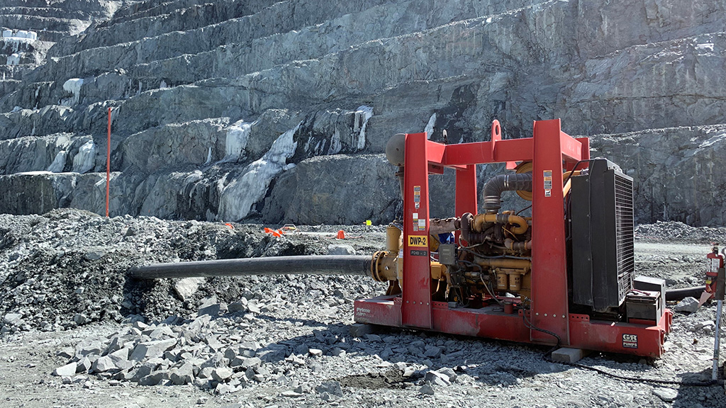 complimentaryproducts-pumpsolutions-tcatpumpsystems Pumping machine at a construction site