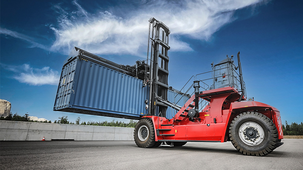 TMH2 red mining machine lifting