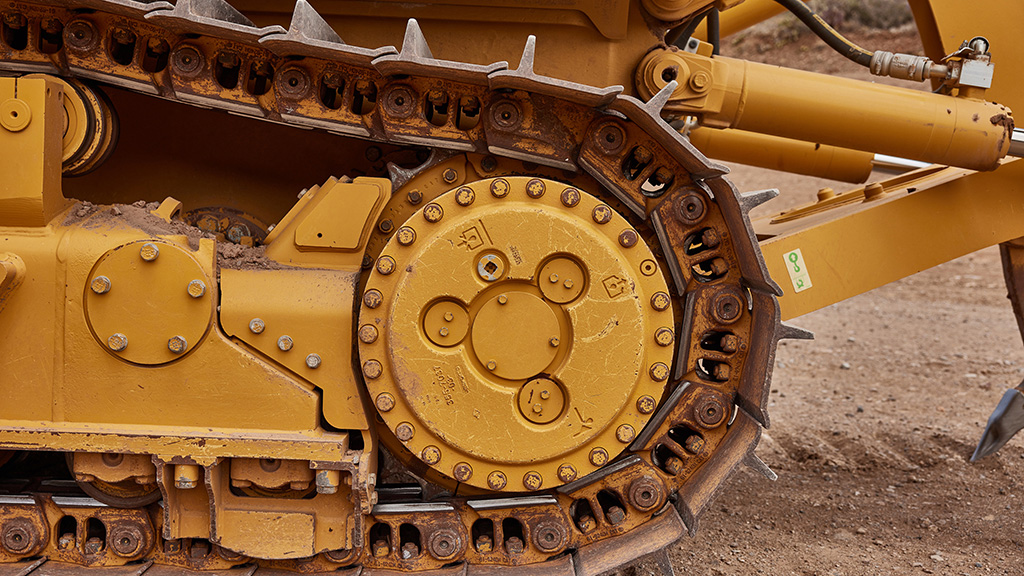 D7E_JCN11110-copy-2 Close up of wheel of a cat machine