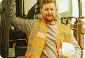 Simplify ownership with planned maintenance, genuine Cat® parts, and predictable costs. 